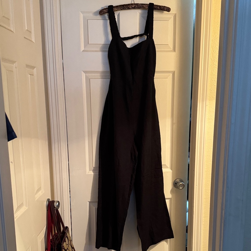 Black Women's Wide-Leg Jumpsuit - Classic Strappy Style
